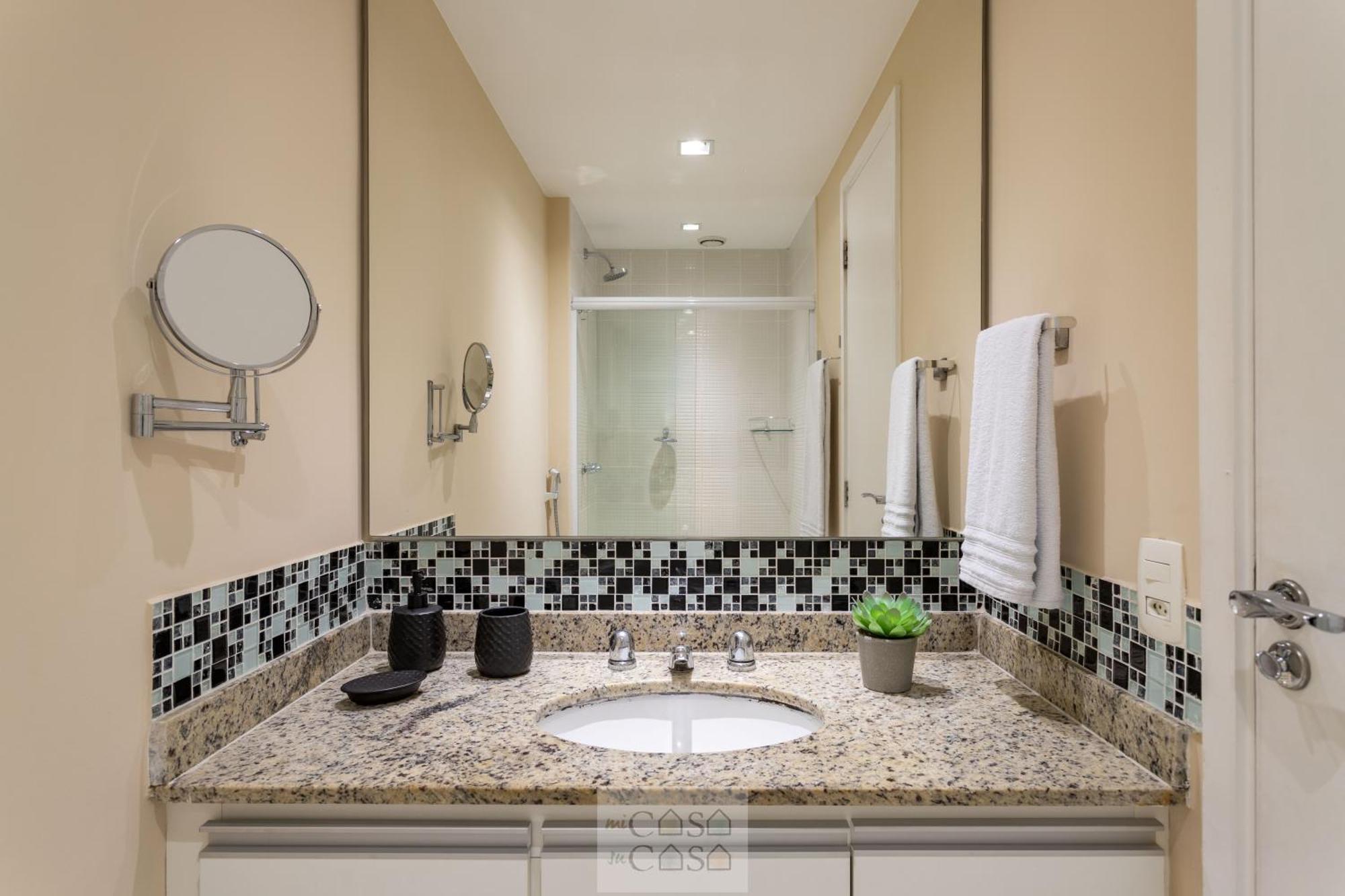 2 Quartos Com Varanda A 300m Riocentro Wi-fi 120mbps E Cozinha Completa - Com Piscina, Estacionamento, Portaria 24h E Parquinho Infantil - Indicado Grupos, A Trabalho E Criancas *